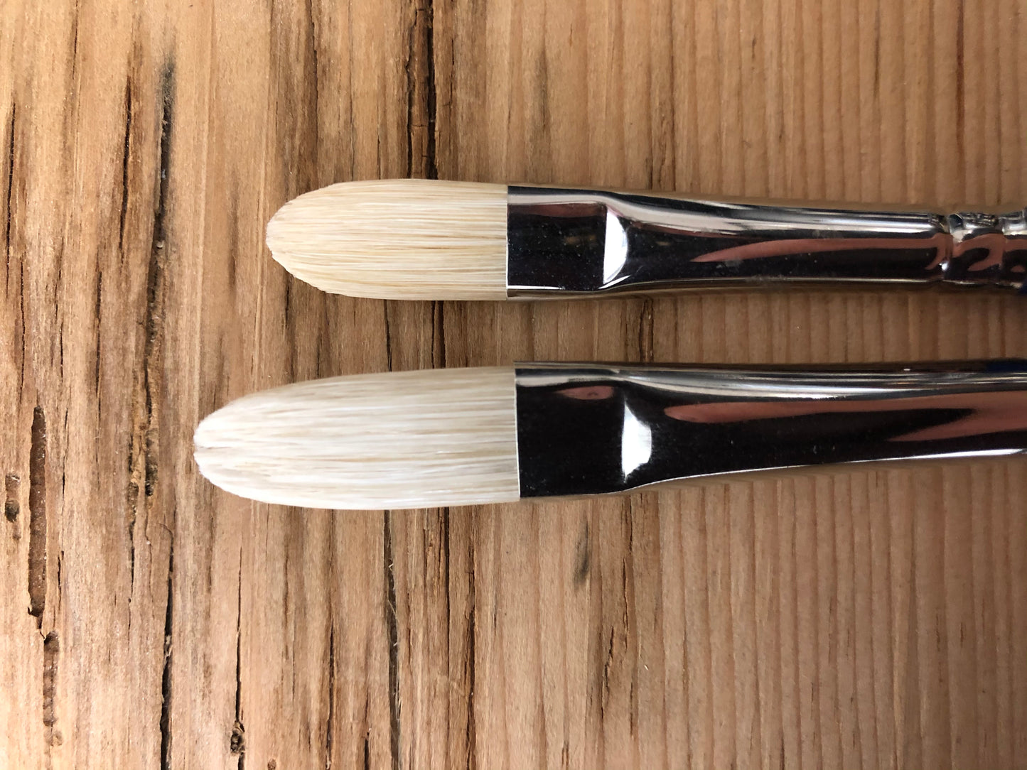 H.J Finest Hog Bristle Brush - Filbert, Series 11