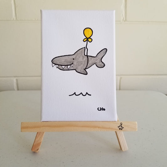 Mini Sharkee Shark con caballete de Wendy Cho, Once Upon a Design